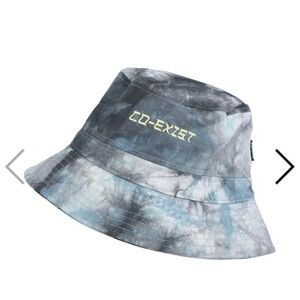 Molo Kids Tie-Dye Bucket Hat - Blue and Gray